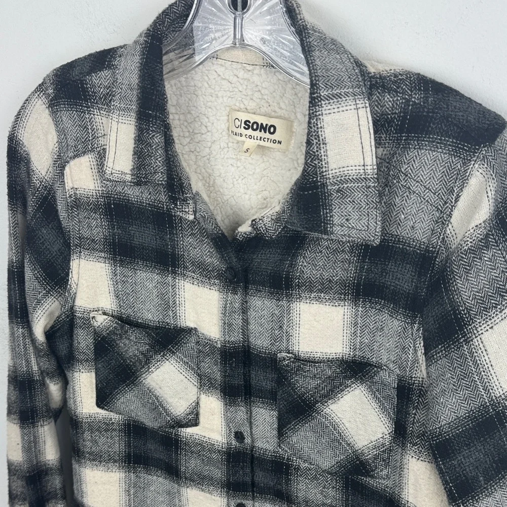 Flannel - Picture 3 of 9